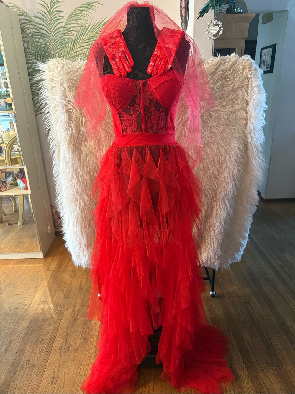 Womenโs BeetleJuice Lydia costume